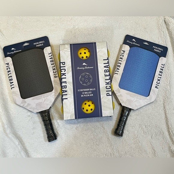 Tommy Bahama Pickle Ball Starter Set NIP 2 Paddles 12 Balls Bonus Keychain NWT - Picture 1 of 11